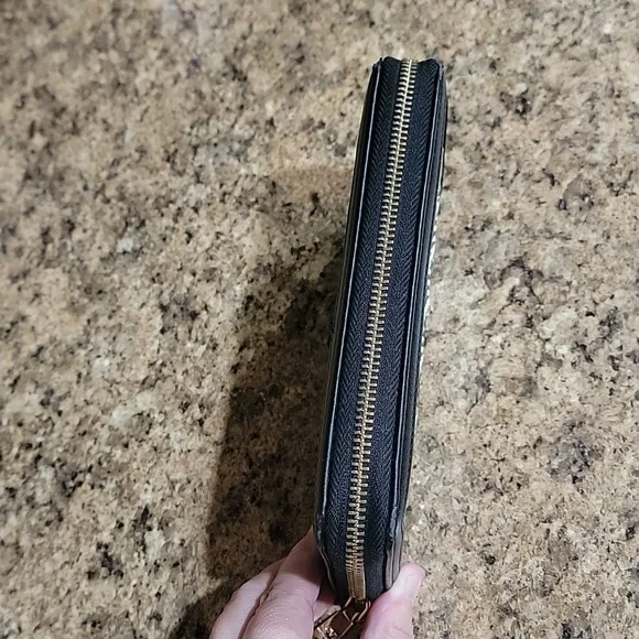 Moschino Love Graphic Black Long Wallet - Picture 5 of 17